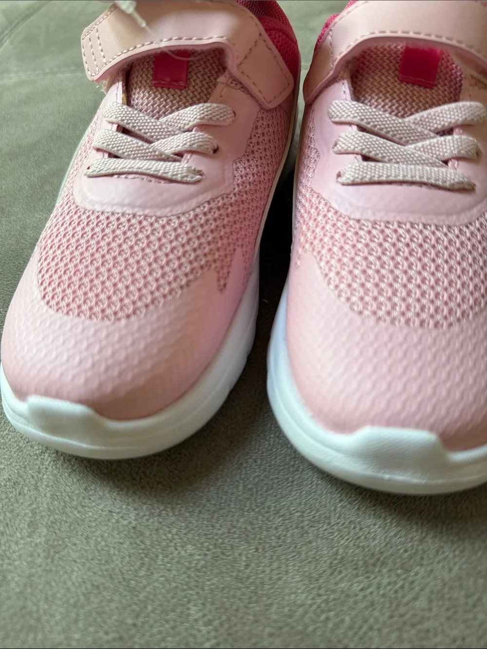 PUMA Evolve Run Mesh girl‘s size 10 sneakers